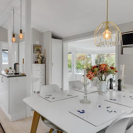 Holiday home Gorgeous In Hyllinge With Kitchen *