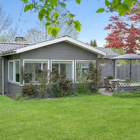 Gorgeous In Hyllinge With Kitchen Holiday home *