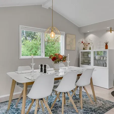 Gorgeous In Hyllinge With Kitchen * Kirke-Hyllinge