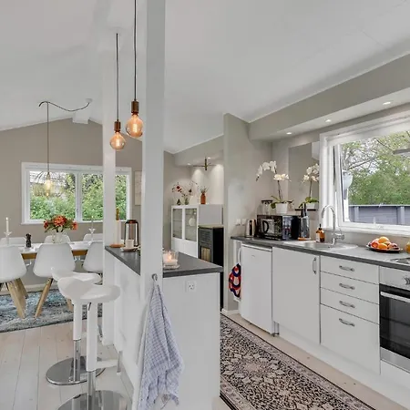 Gorgeous In Hyllinge With Kitchen * Kirke-Hyllinge